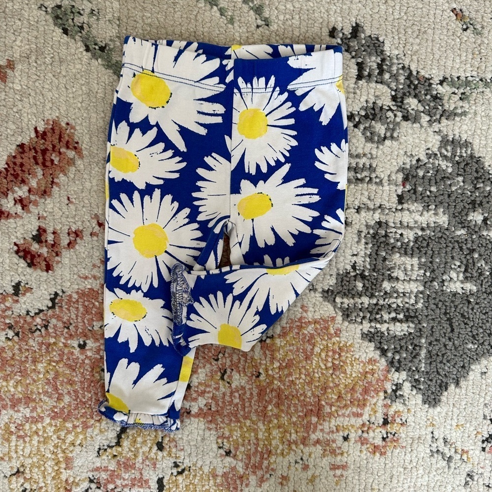 Carter’s Daisy Print Leggings 9 Months Baby Girl Like New Condition
Never worn - Picture 3 of 11